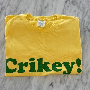 Crikey Yellow T-Shirt with Green 'Crikey!' Print. Mens Med or Large Women.